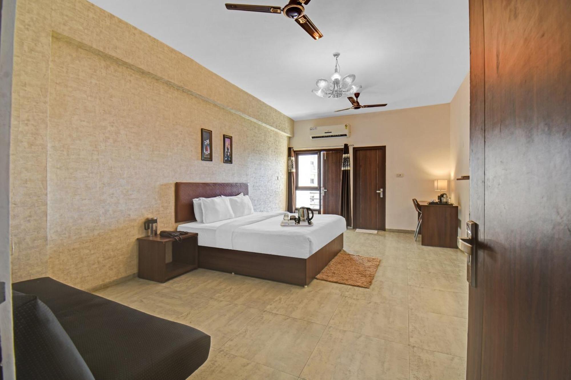 Townhouse Classio Suites Shirdi Exterior photo